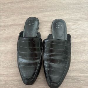 Snakes skin loafers